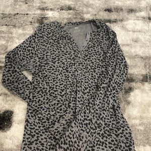 Black and grey American eagle fitted cheetah print button up long sleeve